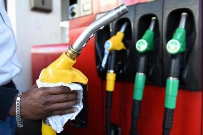 Carburants : baisses de 5 centimes à la pompe
