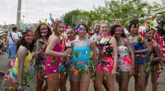 Carnaval Martinique: L'art des costumes faits mains