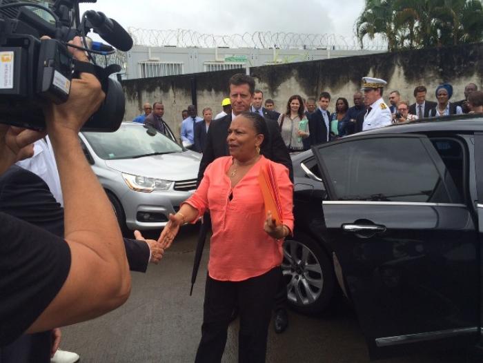 Christiane Taubira en visite à la prison de Ducos
