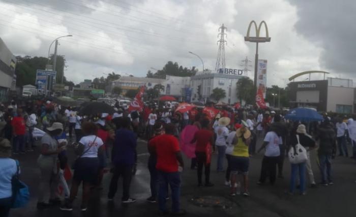 Conflit Milénis : la circulation au niveau du carrefour de Morne Vergain bloquée