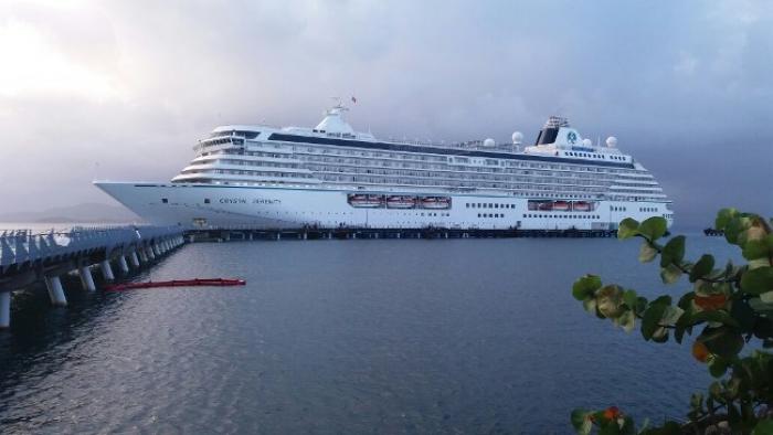 Des contrôles de vérifications de passeports effectués sur des croisiéristes