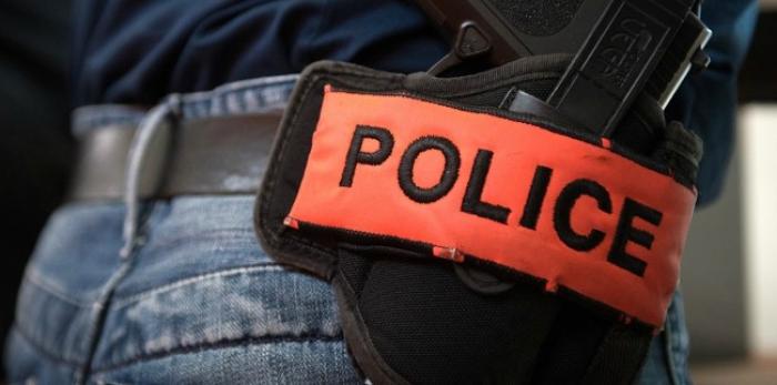 Des faux agents de police piègent des automobilistes