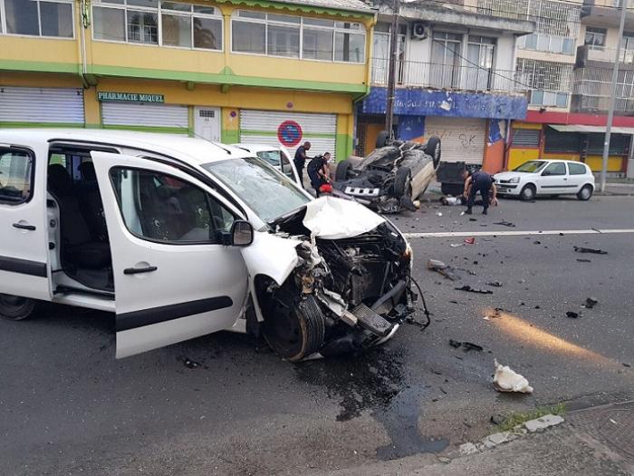 Des gendarmes blessés dans une course poursuite aux Abymes