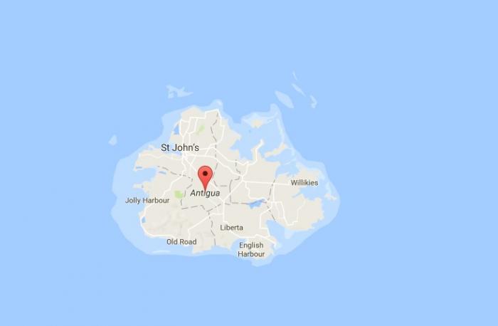 "Des heures passées dans la tourmente, mais nous avons survécu" témoigne le directeur du port Darwin Telemaque à Antigua