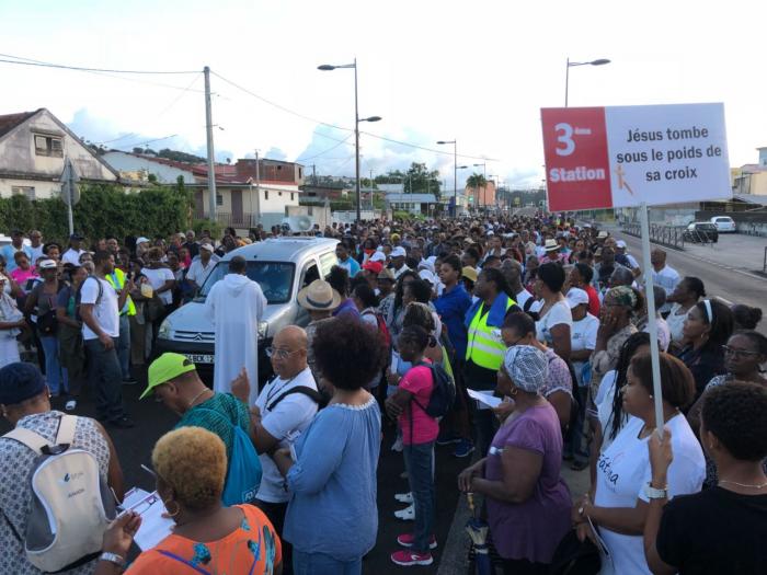 Des milliers de catholiques ont fait leur chemin de croix