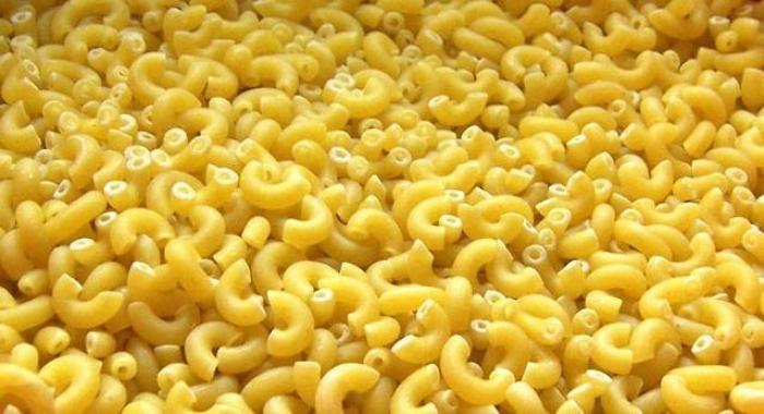 Des mites retrouvées par des collégiens des Trois-Ilets dans leur assiette