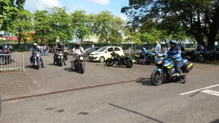 Des motards en stage chez les gendarmes