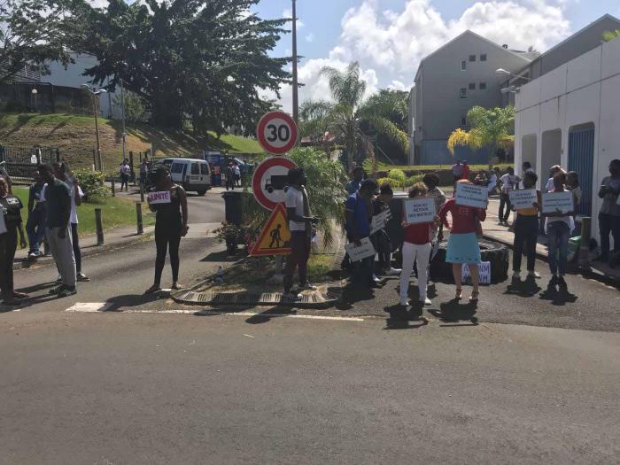 Des étudiants manifestent contre le retour des anciens du Céregmia