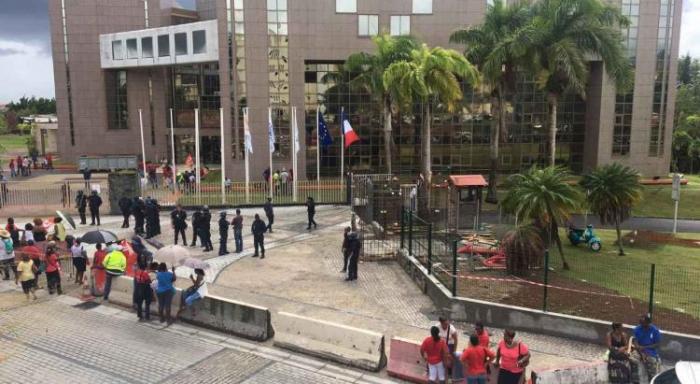 Des syndicalistes accusés de dégradations de bien public