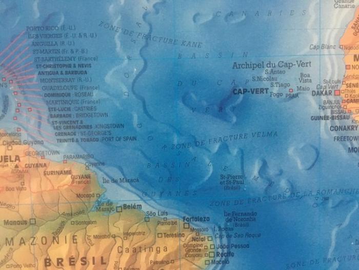 Deux occupants d'un voilier en difficulté tentent d'arriver en Martinique avec l'aide du CROSSAG