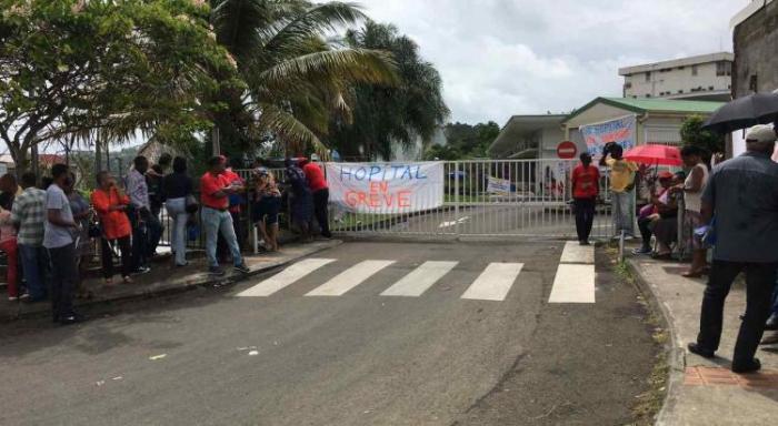 Dixième jour de grève à l'hôpital de Trinité