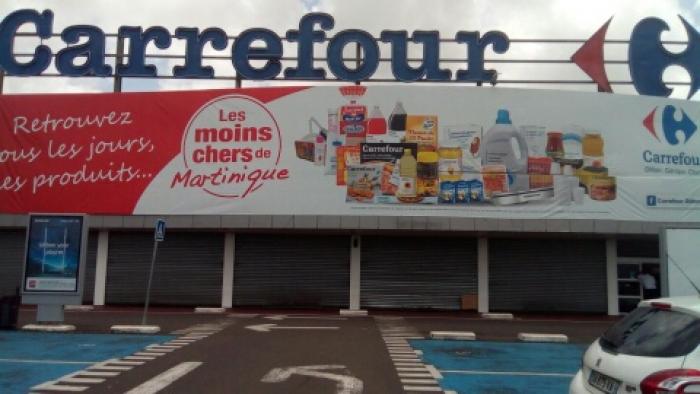 Débrayage du personnel de Carrefour Dillon