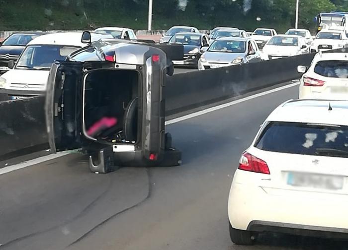 Embouteillage sur l'autoroute suite à un accident