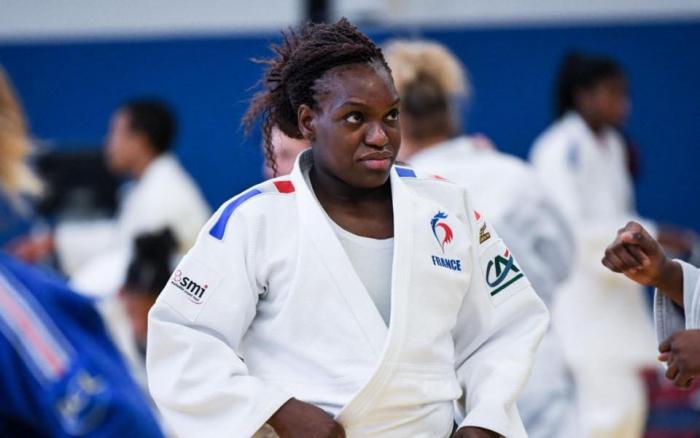 Emilie Andéol se blesse au genou
