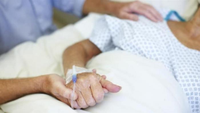 Ils braquent un nonagénaire malade et sa petite-fille