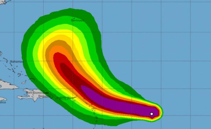 José s'intensifie rapidement et devient un ouragan de catégorie 3