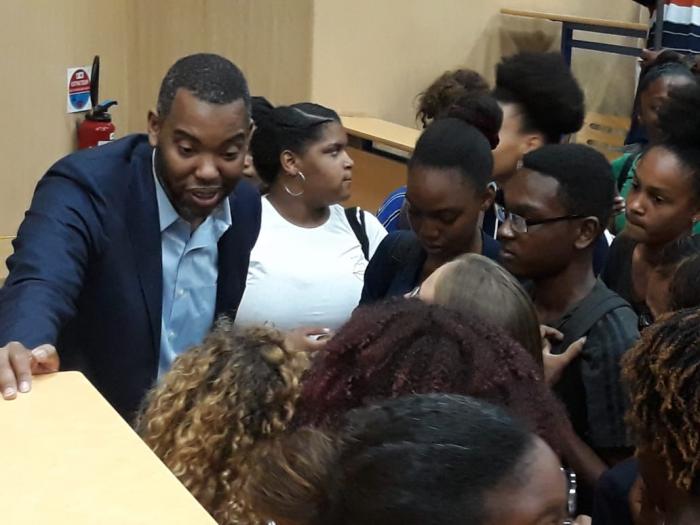 L'auteur mondialement connu Ta-Néhési Coates à la rencontre des élèves du lycée de Bellevue