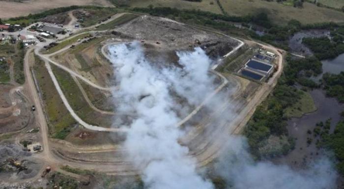L'incendie à la décharge de Céron à Sainte-Luce toujours en cours