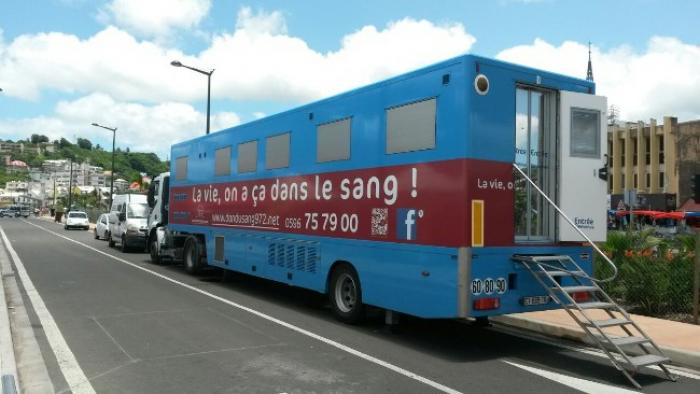 L'établissement français du sang lance une grande collecte de sang