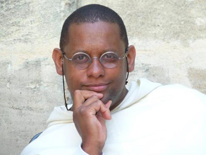 L'ordination de Mgr David Macaire au Stade de Fort-de-France