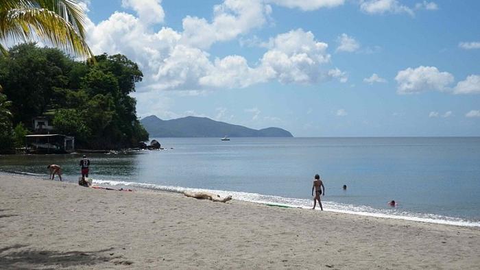 La baignade toujours interdite à Madiana et à Bâtelière