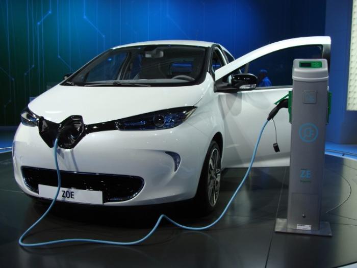 La mairie du Diamant accueille sa première voiture électrique