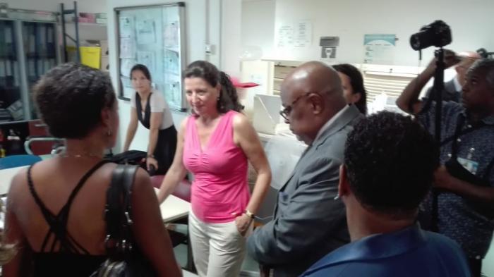 La ministre Agnès Buzin en visite au CHU