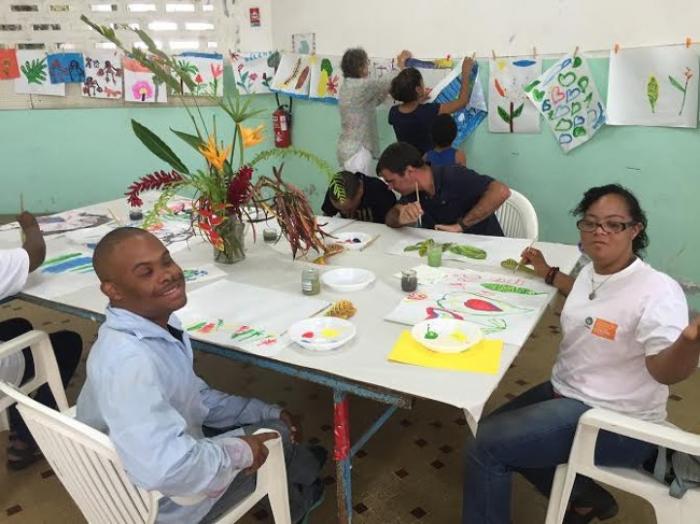 La peinture, source d’épanouissement pour des handicapés mentaux ?