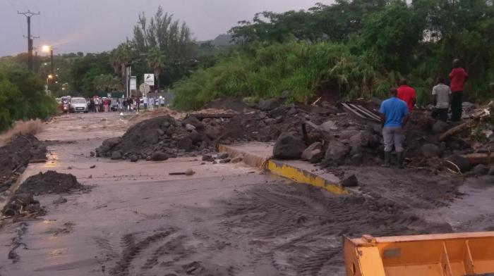 La Rivière des Pères toujours en crue ce 1er janvier