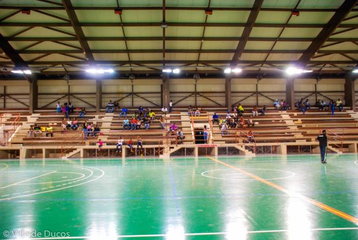 La réfection du hall des sports de Ducos se fait attendre