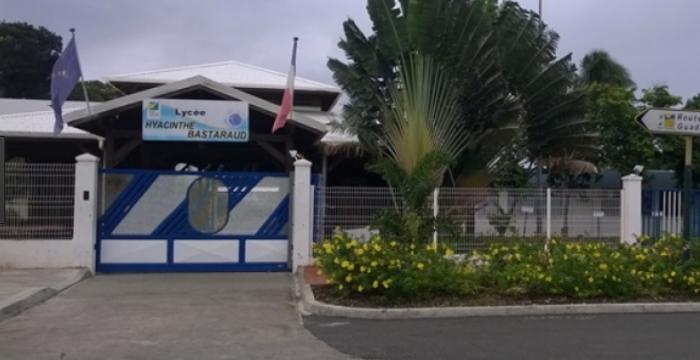 Le proviseur du lycée de Grand-Bourg porte plainte contre une étudiante