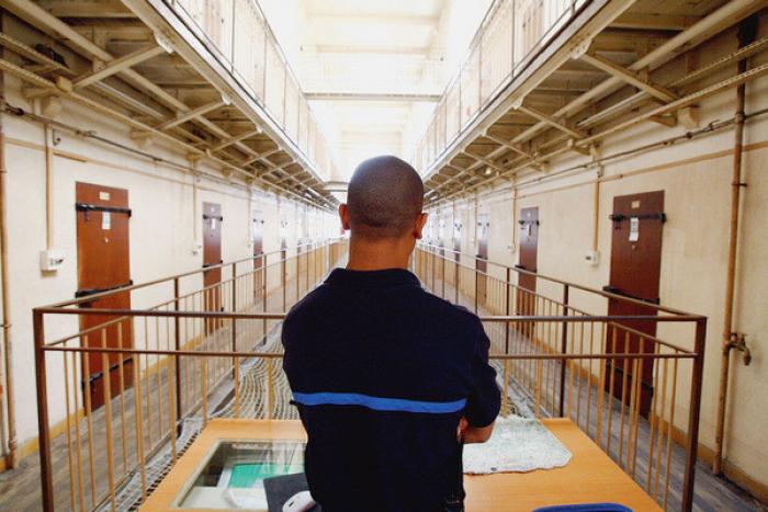 Les agents pénitentaires veulent porter plainte contre l'Etat
