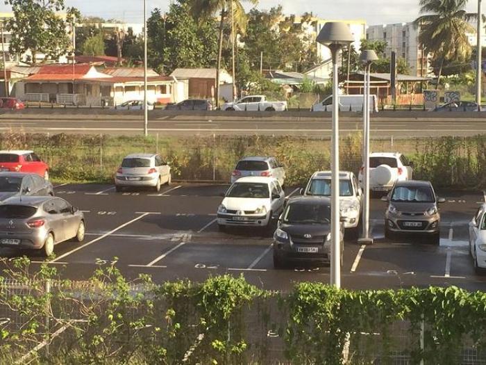 Les automobilistes au ralenti sur la RN1
