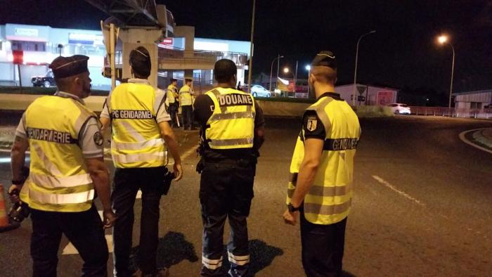 Les douaniers et les gendarmes mènent une opération conjointe sur la route