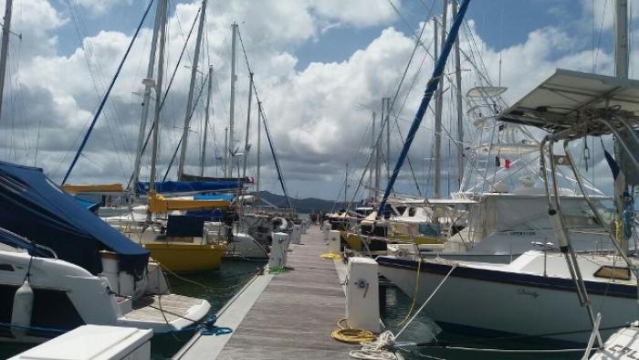Les plaisanciers s'activent à l'approche de l'onde tropicale