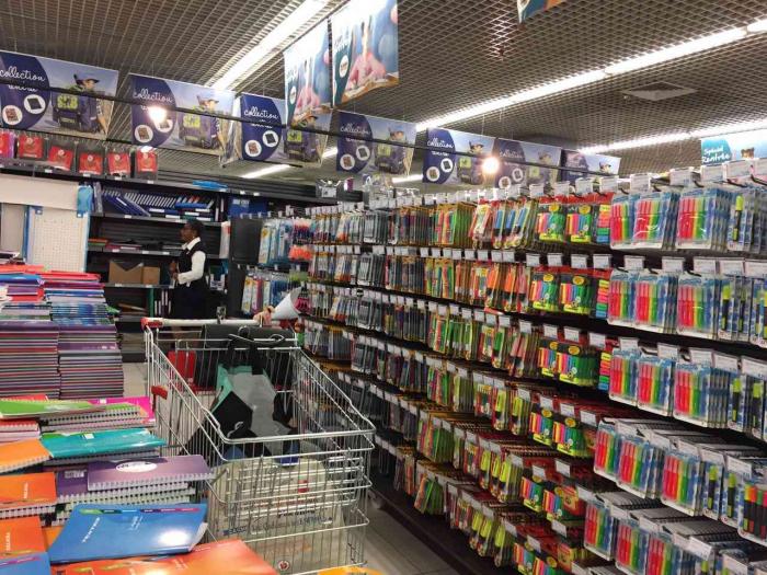 Les premiers achats à un mois de la rentrée scolaire