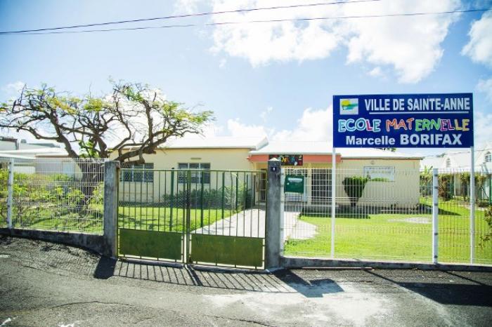 Les seize établissements scolaires de Sainte-Anne garderont leurs portes fermées
