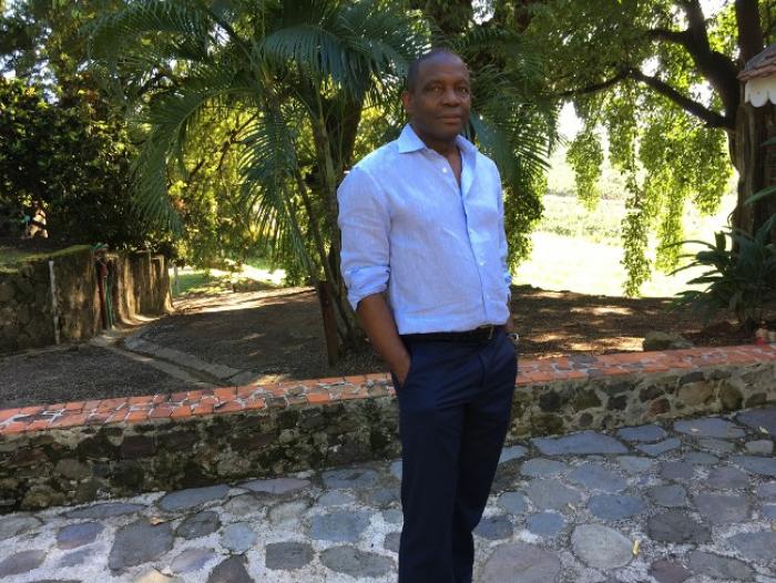 Marc Latamie ou l'itinéraire d'un artiste-peintre martiniquais devenu James Bond de l'art