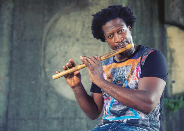 Max Mona en concert "vérité" à Tropiques Atrium
