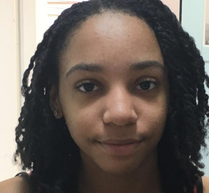Meya, 14 ans, chanteuse, finaliste d'un concours international