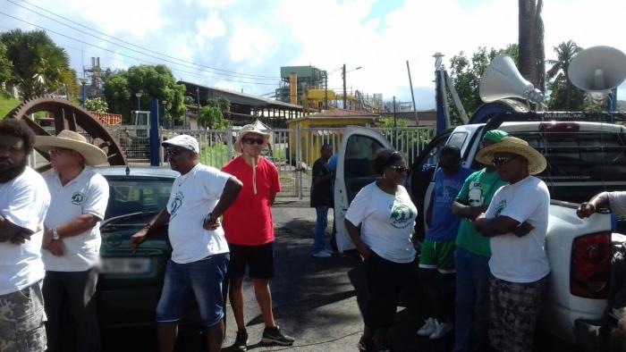 Mobilisation de l'Assaupamar devant l'usine du Galion