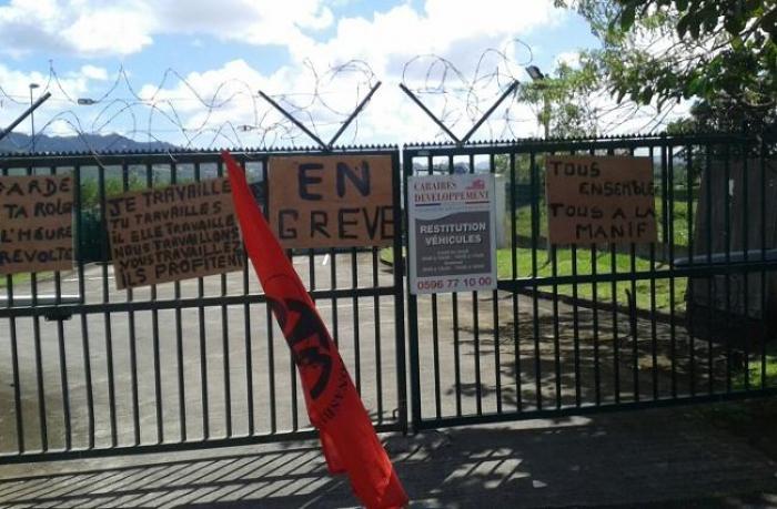 Mobilisation de la CSTM devant la fourrière départementale de Mangot Vulcin