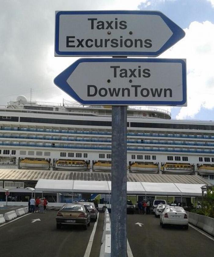 Mobilisation des chauffeurs de taxi au Quai des Tourelles