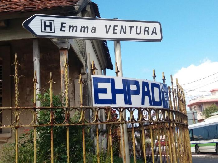 Mobilisation des personnels d'Ehpad. Une vingtaine d'entre eux devant le centre Emma Ventura