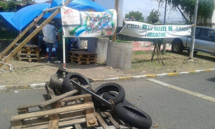 Mobilisation sur le port : des réunions sont en cours, le barrage filtrant est maintenu