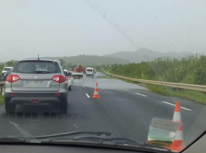 Montée des eaux : on circule sur une voie sur la RN5