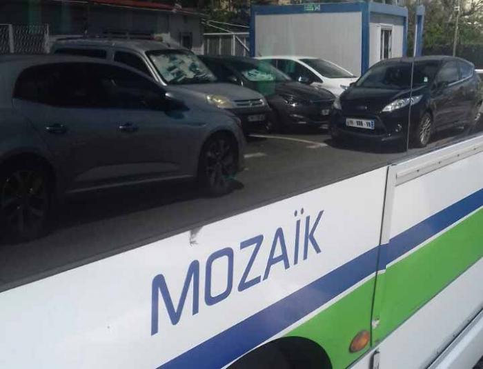 Mozaïk : trois semaines de paralysie