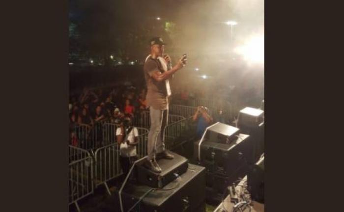 Mr Vegas en concert live sur la Savane devant des milliers de martiniquais