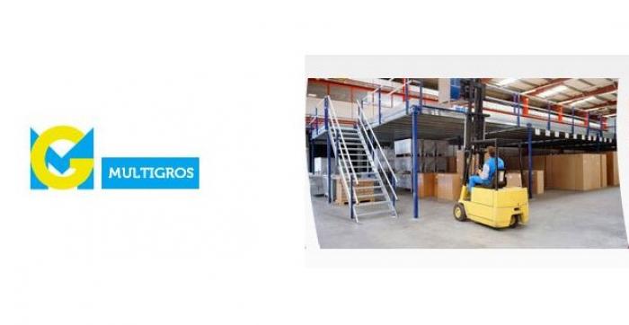 MULTIGROS : des salariés mécontents bloquent l'entrée du magasin