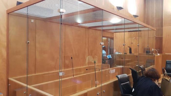 Palais de justice : les cages en verre de la polémique